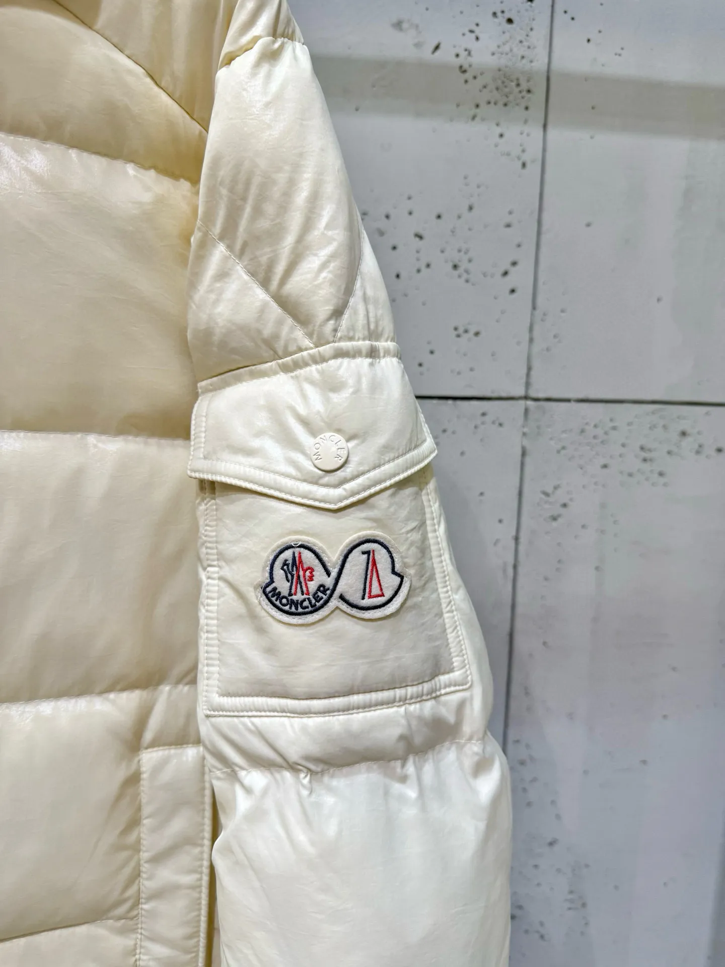 P390 2026 New Arrival 。 Premium ， 90 Classic Logo ， ， ，Lightweight ， ， ！ ， ！ ， ， ， 。 ， ， ， ， ， 。 ！ Same Style Series！Sizes：M-3XL